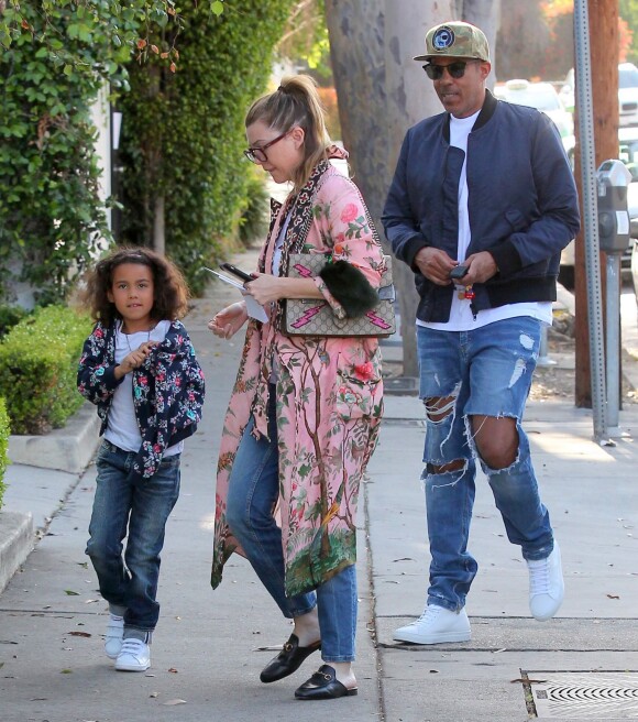 Ellen Pompeo avec son mari Chris Ivery et sa fille Stella Luna Pompeo Ivery vont déjeuner au Fudge à West Hollywood le 22 Avril 2016.
