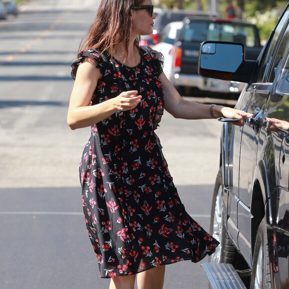 Jennifer Garner arrive à l'église avec ses enfants pour assister à la messe à Pacific Palisades le 24 juillet 2016.