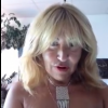 Marie-Paule de "L'amour est dans le pré 2014" continue de poser en petite tenue. Elle a même osé se montrer topless dans une vidéo. Juillet 2016.