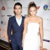 Joe Jonas et sa petite-amie Gigi Hadid au gala "Global Lyme Alliance - Uniting For A Lyme-Free World" à New York, le 8 octobre 2015.