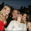 Beatrice Borromeo, Fawaz Gruosi et Marta Marzotto lors d'une soirée à l'Eden Roc en marge du Festival de Cannes 2005.