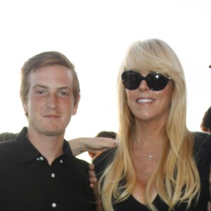 Ali Lohan (Aliana Lohan) avec ses frères Michael Lohan Jr., Cody Lohan, et leur mère Dina Lohan à la Soirée "Ranbeeri Denim" (marque dont Ali Lohan est l'égérie) au rooftop Jimmy du James Hotel à New York, le 4 août 2015.