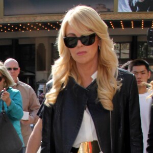 La mere de Lindsay Lohan, Dina, fait du shopping avec des amies a The Grove a Los Angeles. le 1er fevrier 2013