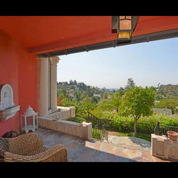 La belle Eva Longoria a mis en vente une de ses villas de Los Angeles pour 1,3 million de dollars.