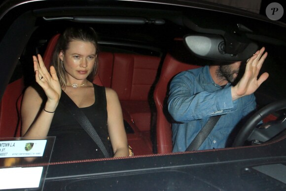 Adam Levine et sa femme Behati Prinsloo enceinte à la sortie du restaurant Craig's à West Hollywood, le 30 juillet 2016.