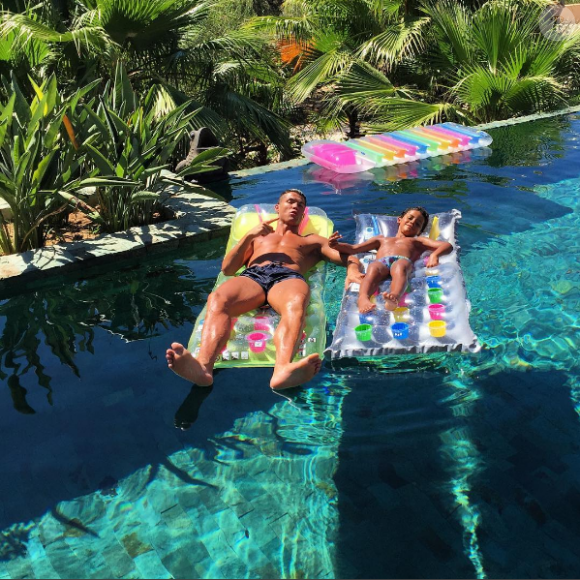 Cristiano Ronaldo en vacances à Ibiza avec son fils en juillet 2016. Photo Instagram.
