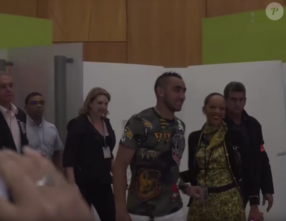 Dimitri Payet lors de son arrivée à La Réunion pour ses vacances en famille en juillet 2016