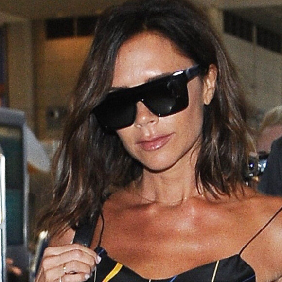 Victoria Beckham arrive à l'aéroport de LAX à Los Angeles, le 31 juillet 2016