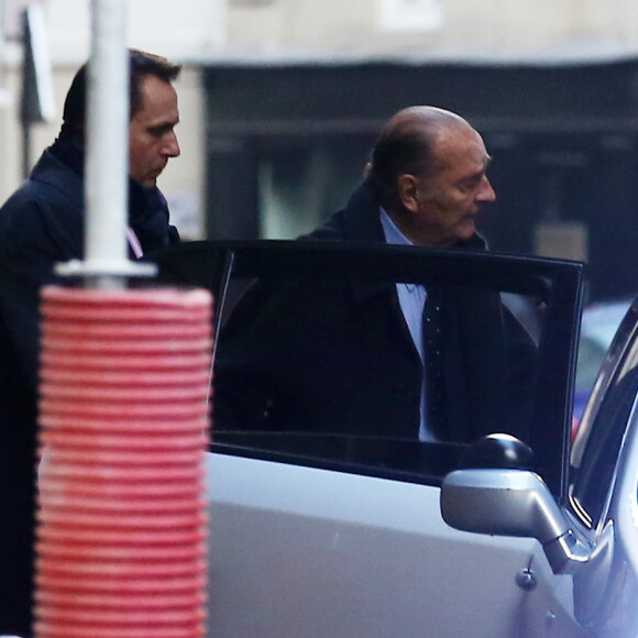 Jacques Chirac a été prendre un verre à la Rhumerie boulevard Saint-Germain à Paris et est sorti par la porte de la cuisine, le 22 mars 2015.