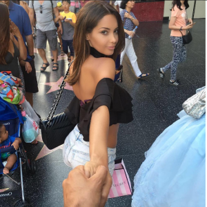Nabilla sur le Walk of Fame à Hollywood avec Thomas le 5 août 2016... Photo Instagram
