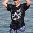 Felipe Froilan Marichalar, fils de l'infante Elena d'Espagne, s'est retrouvé tout habillé à l'eau en chahutant avec ses copains et ses cousins à l'école de voile Calanova à Palma de Majorque le 5 août 2016.