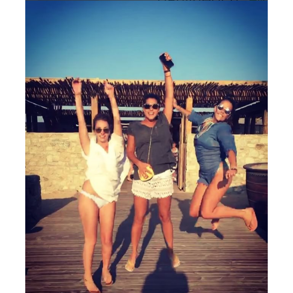 Pauline Ducruet avec ses amies Alexia et Chloé à Mykonos le 6 août 2016, photo Instagram