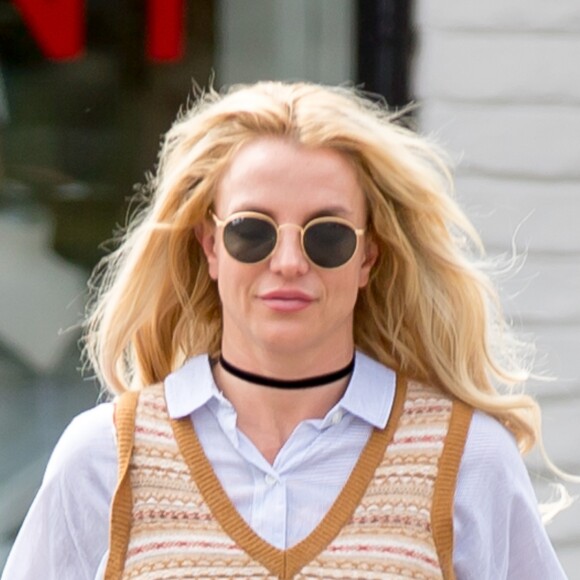 Britney Spears fait du shopping à Los Angeles le 25 mai 2016.