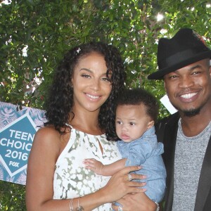 Ne-Yo, sa femme Crystal Renay et leur fils à la Cérémonie des Teen Choice Awards 2016 dans la salle "The Forum" à Inglewood, Los Angeles, Californie, Etats-Unis. Le 31 juillet 2016. © AdMedia / Zuma Press / Bestimage