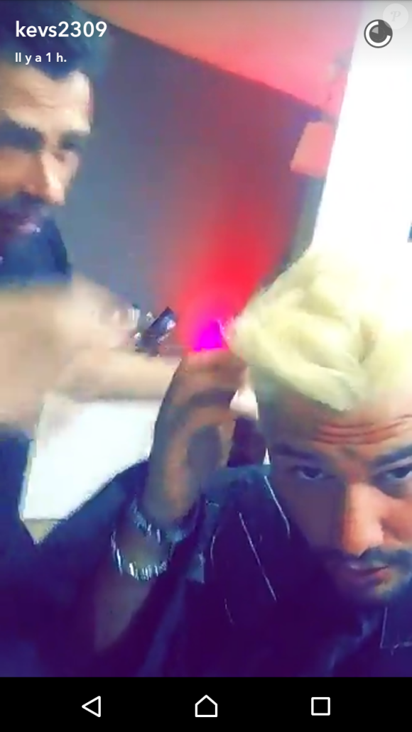 Kevin des "Marseillais" chez le coiffeur, sur Snapchat, lundi 8 août 2016