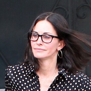 Courtney Cox quitte un restaurant à West Hollywood le 29 juin 2015.