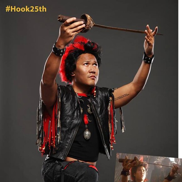 Dante Basco pour le 25e anniversaire de Hook ou la revanche du Capitaine Crochet.