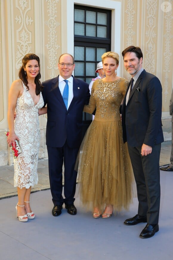 Le prince Albert II de Monaco et sa femme la princesse Charlène avec Thomas Gibson et Alana de la Garza au Palais Princier dans le cadre du 56ème Festival de la télévision de Monte-Carlo à Monaco le 14 juin 2016.