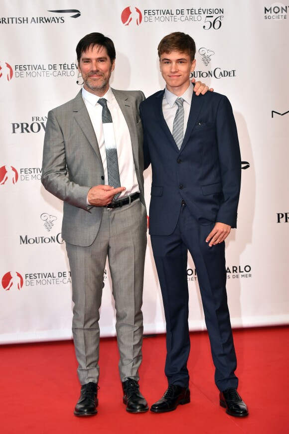 Thomas Gibson et son fils James Parker Gibson au photocall de la cérémonie d'ouverture du 56ème Festival de télévision de Monte-Carlo, le 12 juin 2016. © Bruno Bebert/Bestimage