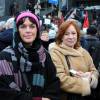 Anny Duperey et Eva Darlan lors d'une manifestation pour obtenir la grâce de Jacqueline Sauvage, à Paris, le 23 janvier 2016.
