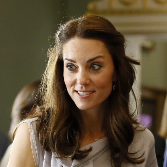 La duchesse Catherine de Cambridge lors d'un déjeuner caritatif du Anna Freud Center à la Spencer House à Londres, le 4 mai 2016.