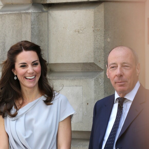 La duchesse Catherine de Cambridge lors d'un déjeuner caritatif du Anna Freud Center à la Spencer House à Londres, le 4 mai 2016.