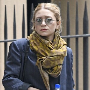 Ashley Olsen dans la rue à New York devant son appartement le 18 mai 2016.