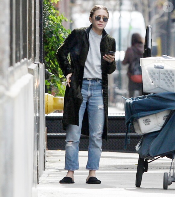 Ashley Olsen se promène dans les rues de Tribeca à New York, le 27 octobre 2015