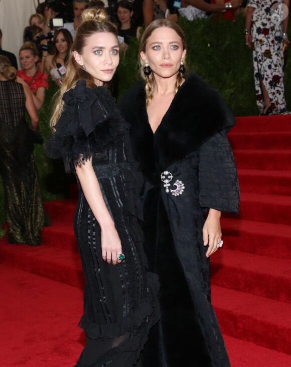 Mary-Kate et Ashley Olsen - Soirée Costume Institute Gala 2015 (Met Ball) au Metropolitan Museum célébrant l'ouverture de Chine: à travers le miroir à New York, le 4 mai 2015.