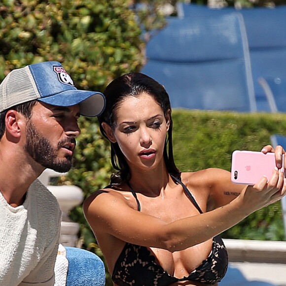 Exclusif - Nabilla Benattia et son compagnon Thomas Vergara en vacances à Las Vegas, le 7 août 2016.