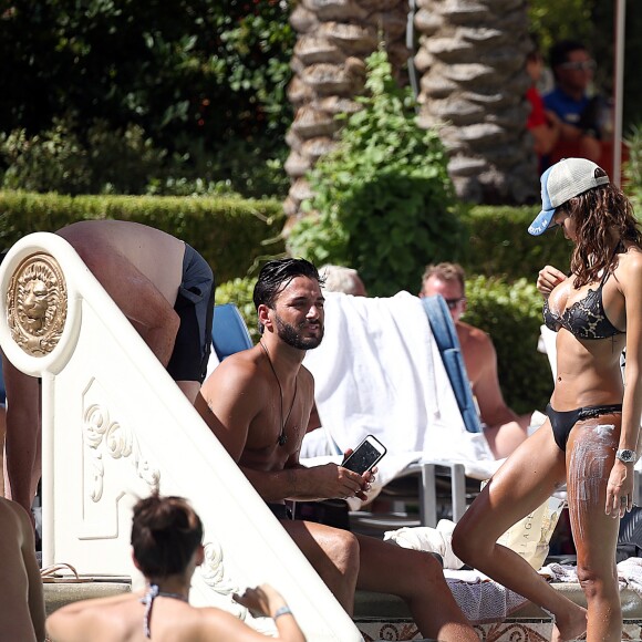 Exclusif - Nabilla Benattia et son compagnon Thomas Vergara en vacances à Las Vegas, le 7 août 2016.