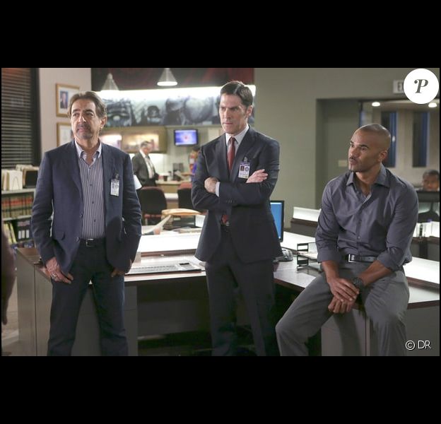 Joe Mantegna, Thomas Gibson et Shemar Moore dans une scène de la série "Esprits Criminels", diffusée sur la chaîne CBS.