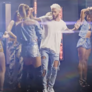 Image extraite du clip de M. Pokora - Cette année-là - août 2016.