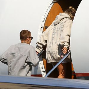 Justin Bieber et Sofia Richie montent dans un jet privé à Van Nuys (Los Angeles) le 26 août 2016