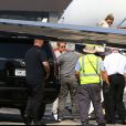 Justin Bieber et Sofia Richie montent dans un jet privé à Van Nuys (Los Angeles) le 26 août 2016