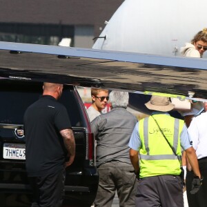 Justin Bieber et Sofia Richie montent dans un jet privé à Van Nuys (Los Angeles) le 26 août 2016