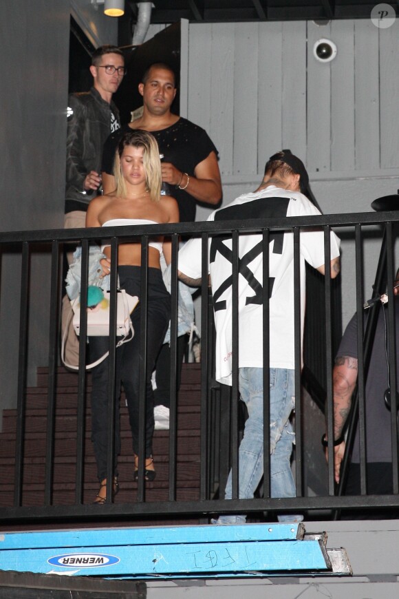 Justin Bieber rejoint Sofia Richie pour ses 18 ans au restaurant Doheny Room à Los Angeles le 24 août 2016