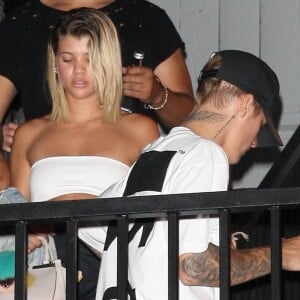 Justin Bieber rejoint Sofia Richie pour ses 18 ans au restaurant Doheny Room à Los Angeles le 24 août 2016