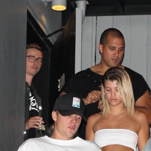 Justin Bieber rejoint Sofia Richie pour ses 18 ans au restaurant Doheny Room à Los Angeles le 24 août 2016