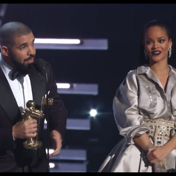 Drake et Rihanna sur la scène des MTV Music Video Awards 2016, au Madison Square Garden à New York le 28 août 2016