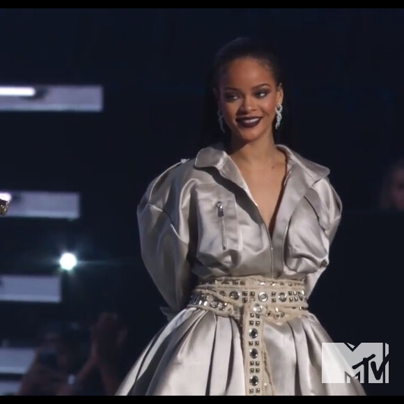 Drake et Rihanna sur la scène des MTV Music Video Awards 2016, au Madison Square Garden à New York le 28 août 2016