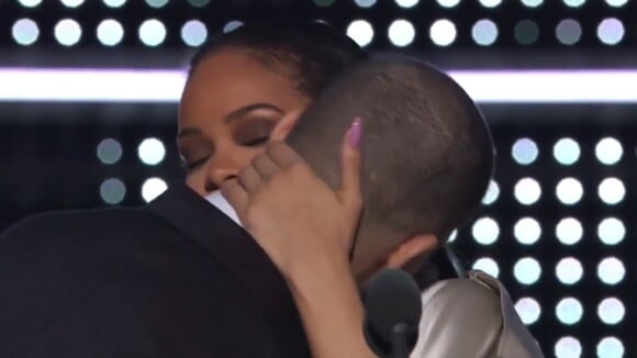 MTV VMA 2016 - Drake déclare sa flamme à Rihanna : "Je l'aime depuis mes 22 ans"