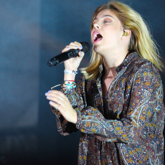 Louane Emera en concert au festival Solidays à l'hippodrome de Longchamp. Paris, le 26 juin 2016. © Lise Tuillier/Bestimage