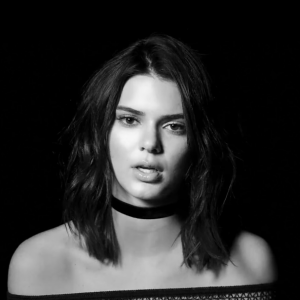 Kendall Jenner reprend le titre Where Is The Love? des Black Eyed Peas. Image extraite d'une vidéo publiée sur Youtube, le 1er septembre 2016