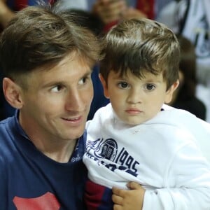 Lionel Messi et son fils Thiago - Le FC Barcelone remporte la Ligue des Champions contre la Juventus à Berlin en Allemagne le 6 juin 2015. Le Barça s'est imposé 3 buts à 1 contre la Juve