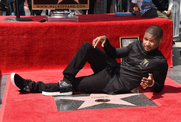 Usher inaugure son étoile sur le Walk of Fame à Hollywood, le 7 septembre 2016.