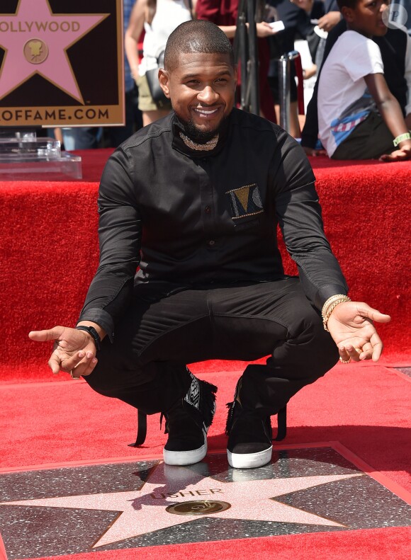 Usher inaugure son étoile sur le Walk of Fame à Hollywood, le 7 septembre 2016.