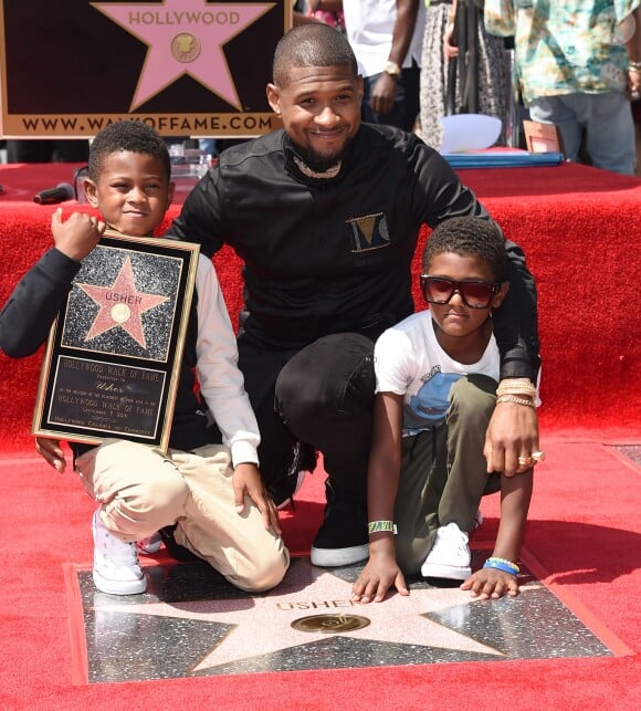 Usher et ses enfants Naviyd Raymond et Usher Raymond V - Usher inaugure son étoile sur le Walk of Fame à Hollywood, le 7 septembre 2016.