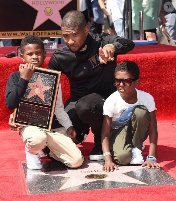 Usher et ses enfants Naviyd Raymond et Usher Raymond V - Usher inaugure son étoile sur le Walk of Fame à Hollywood, le 7 septembre 2016.