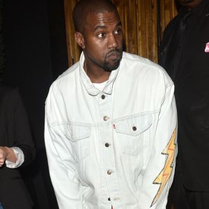 Kanye West arrive au restaurant le Nice Guy à West Hollywood le 15 juillet 2016.